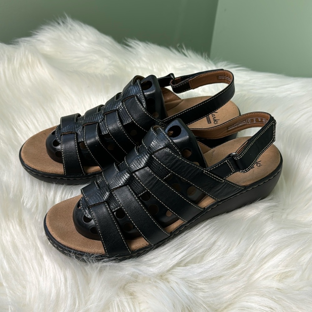 Clark’s black wedge sandal size 9